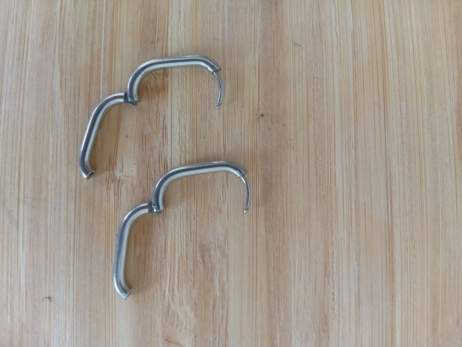 Stainless steel hoop earrings – photo 3